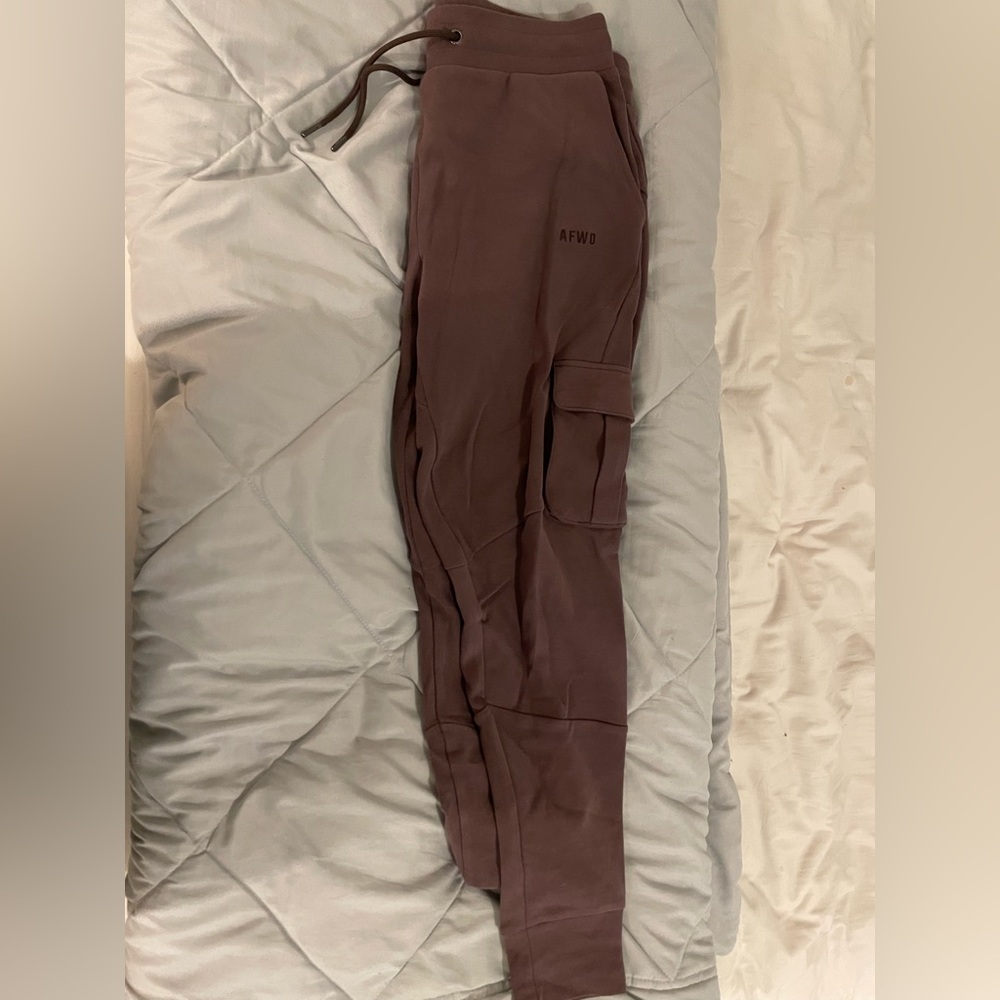 Alpha forward essential cargo joggers